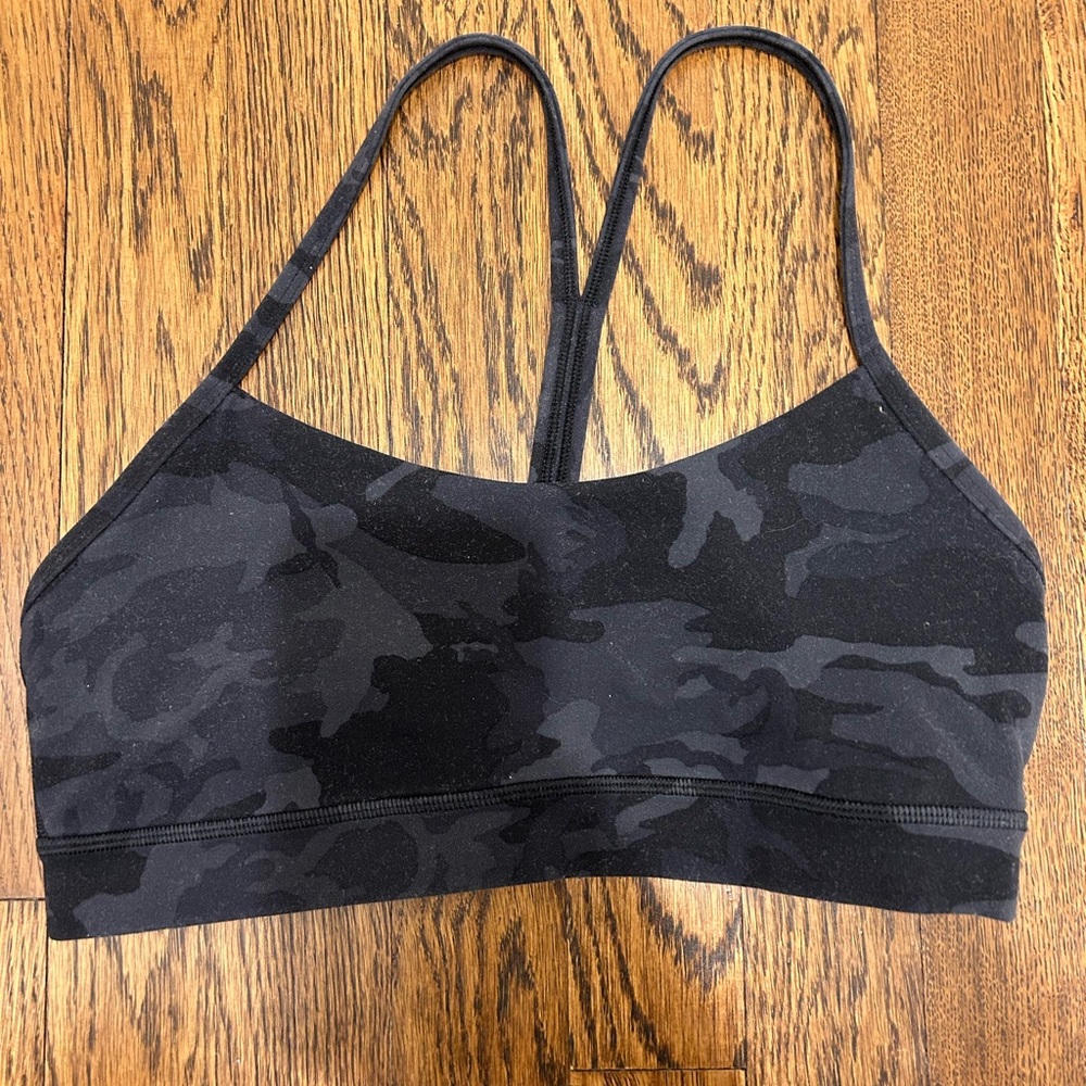 Lululemon size 6 sports bra
